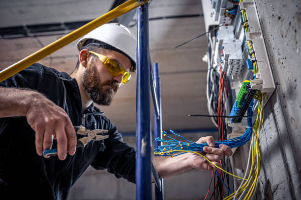 Best Affordable Emergency Electrician  in East Valley, NV